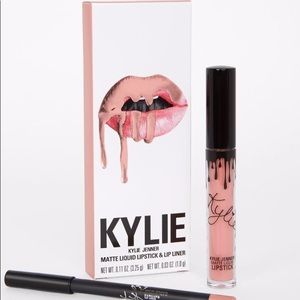 🆕 Kylie Lip Kit in Penelope